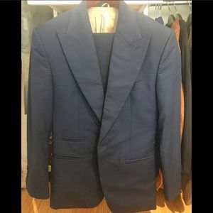 Designer PEAK LAPEL Navy Blue Suit (36S)